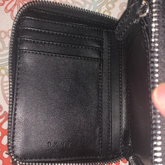 DKNY Vela Zip-Around Wallet (small) - Picture 5 of 8